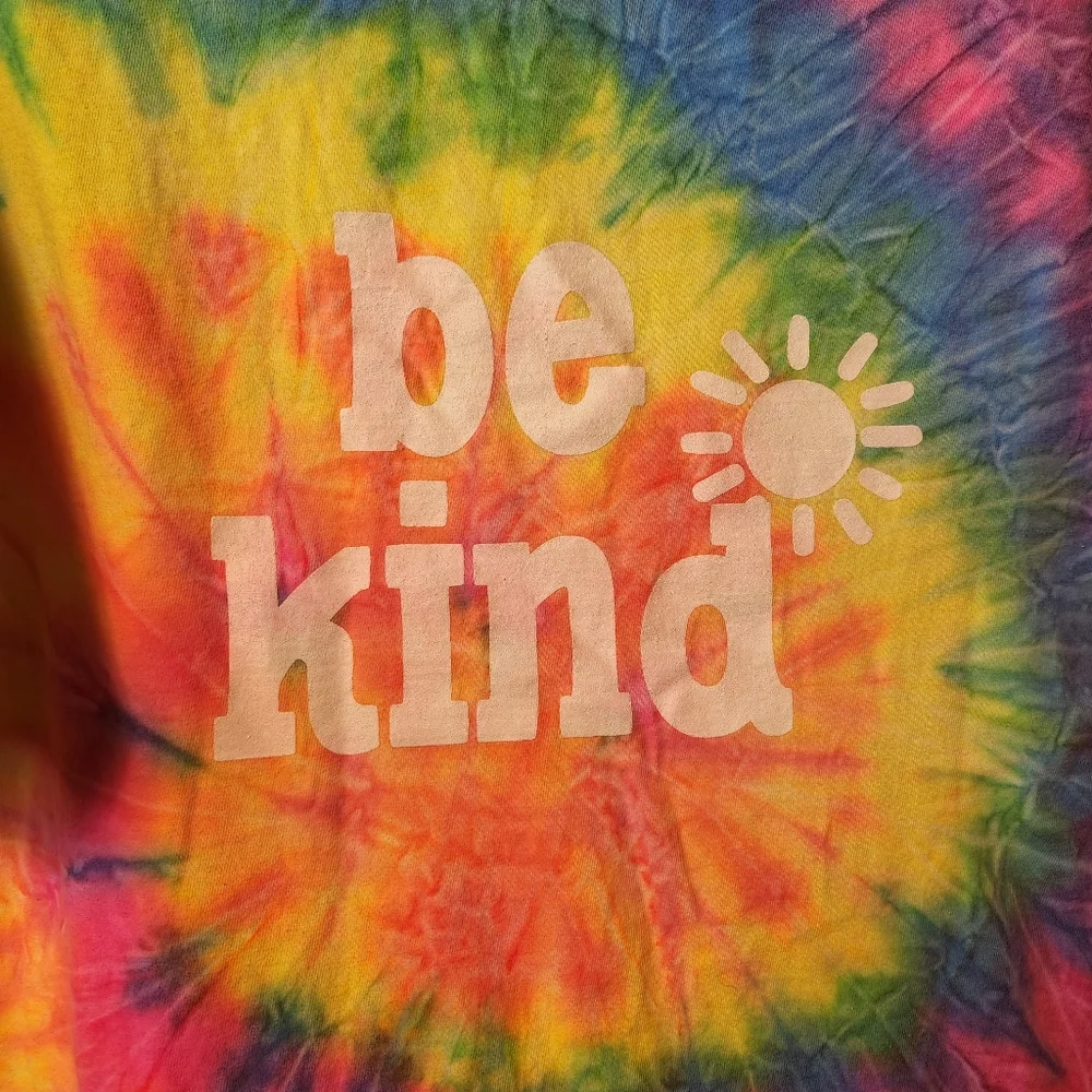 🌈 Destination Tie Dye "Be Kind" Graphic T-Shirt Large ☀️ - Picture 3 of 5